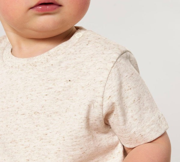 Details Baby T-Shirt Nahaufnahme